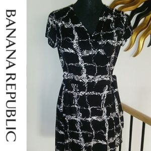 Banana Republic | SALE🎈Graphic Wrap Dress Black
